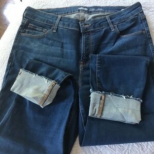 NEW OLD Navy raw edge Rockstar jeans